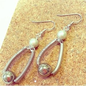 Modern wire pearl and pyrite earrings