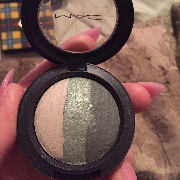 Mac eyeshadow trio