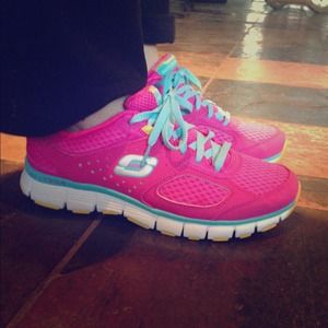 New- Skechers sneakers