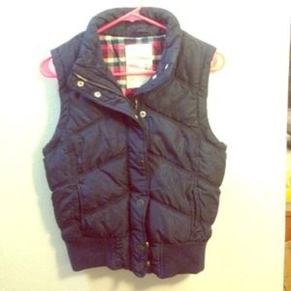 blue vest