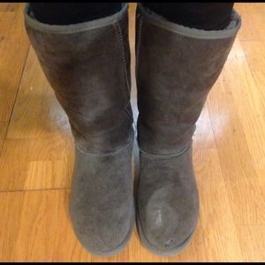 🚫SOLD🚫 Extra pics of Gray Uggs