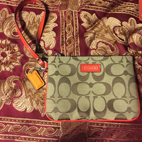 Coach Handbags - Coach wristlet
