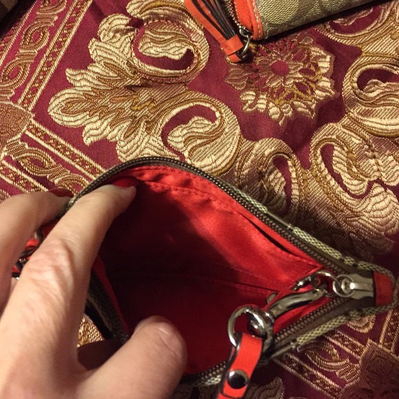 Coach wristlet - Picture 3 of 3