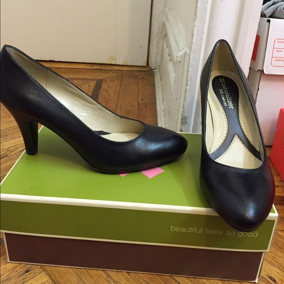 Naturalizer Clava Pumps