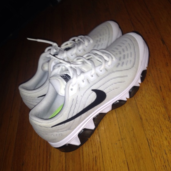 Nike TailWind 6 Running Shoes Size 6