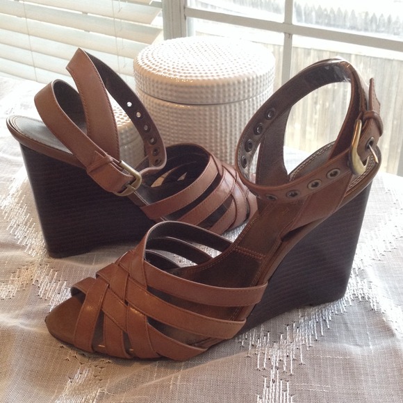 Tahari Shoes - Brown leather Tahari wedges