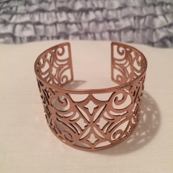 Lia Sophia cuff bracelet - Picture 2 of 2
