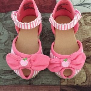 Girls peep toe shoes NWOT