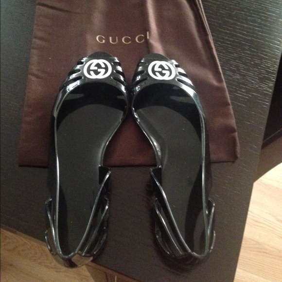Authentic gucci  jelly flats size 5.5