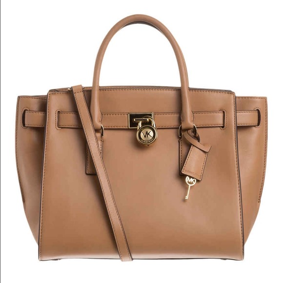 Michael Kors Handbags - 🎉🎉HP🎊🎉Michael Kors Hamilton Traveler