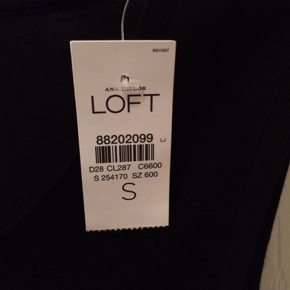 Loft Ruffle Sleeveless Top - Picture 4 of 4