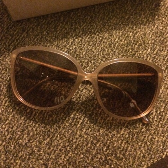 Authentic burberry sunglasses