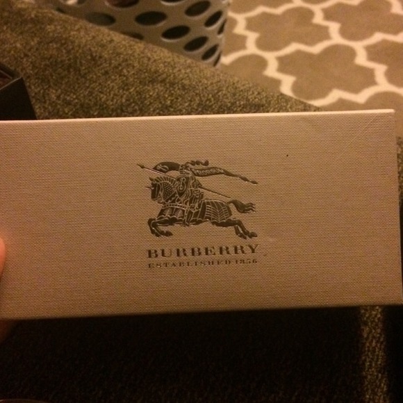 Authentic burberry sunglasses