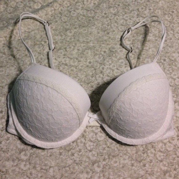 ‼️ONE DAY SALE‼️Gilly Hicks push up bra
