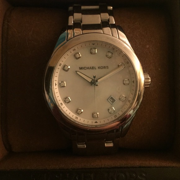 Authentic Silver Michael Kors watch! - Picture 1 of 4
