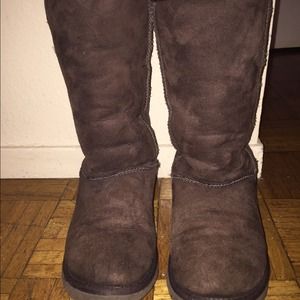 Authentic Tall Chocolate Uggs. Size 6.