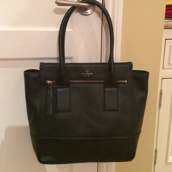 BRAND NEW KATE SPADE PURSE!