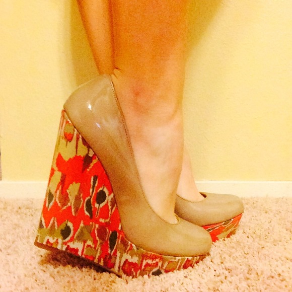 Steve Madden Heel Wedges. Super cute!!! ❤️. size:8