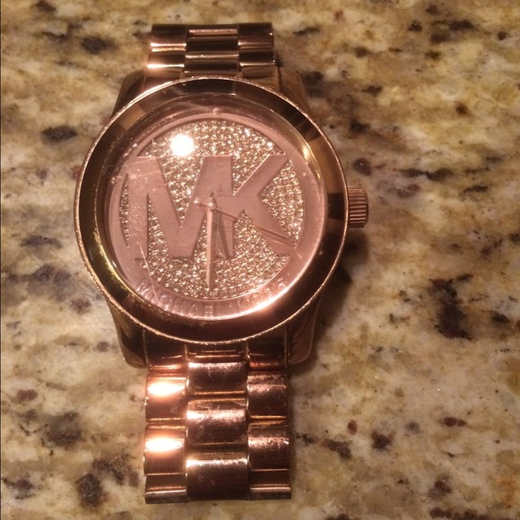 Michael kors logo watch