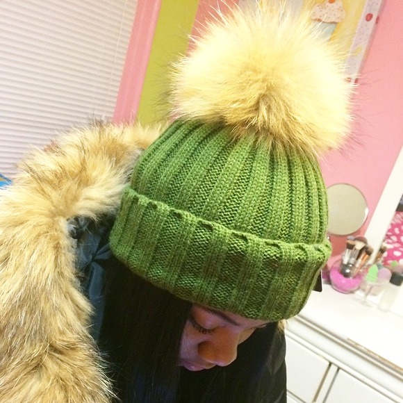 Real raccoon fur beanie💗