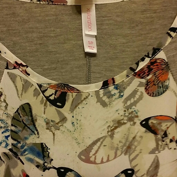 Butterfly print hi/low top - Picture 3 of 3