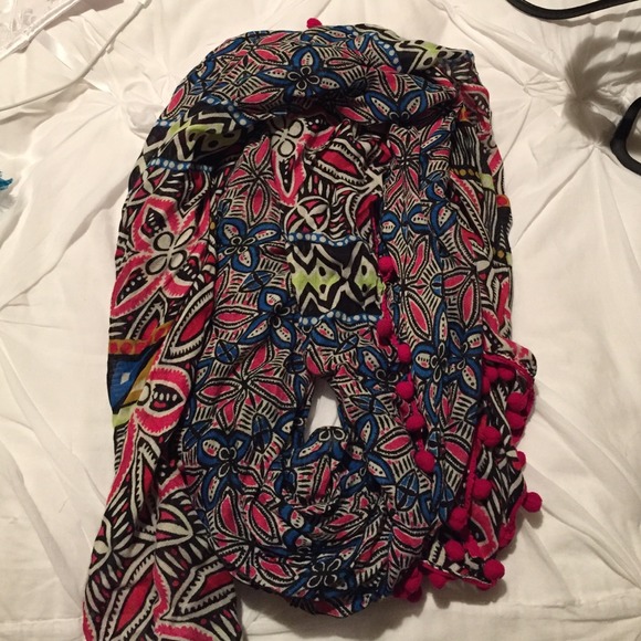 Long Aztec patterned scarf
