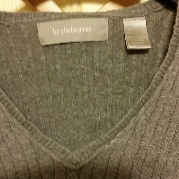 Liz Claiborne 3/4 sleeve gray sweater - Picture 2 of 2