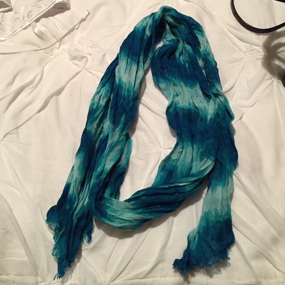 Awesome blue/teal tye dye scarf