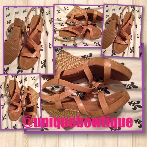 Sexy tan wedges