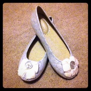 White lace ballet flats