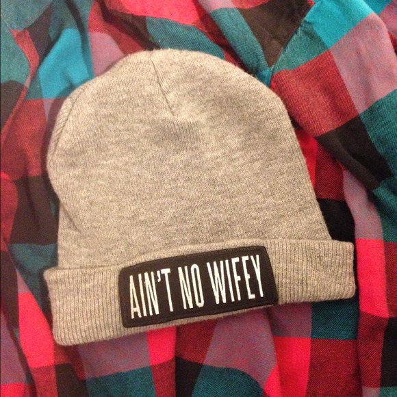 Dimepiece - Ain't no Wifey - Gray beanie