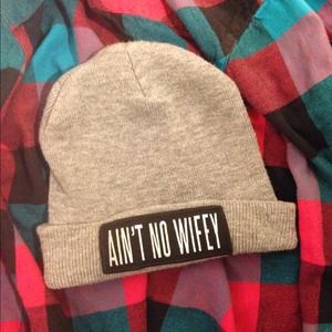 Dimepiece - Ain't no Wifey - Gray beanie