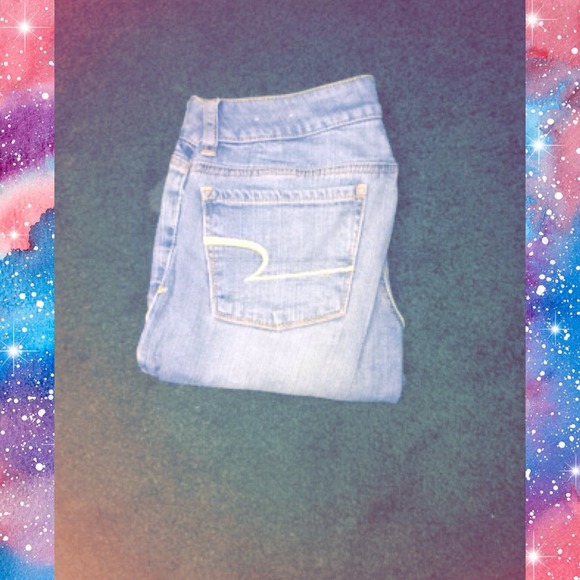 *New , gently used light wash American eagle jeans