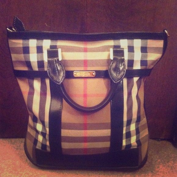-auth.- Burberry Classic Check Bag