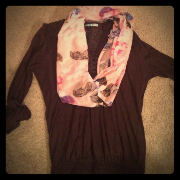 Brown Maurice's shirt