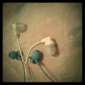White and blue headphones