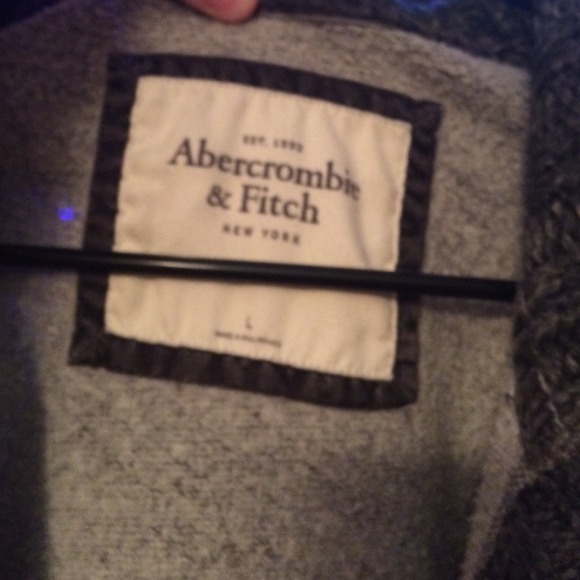 Sweater - Picture 2 of 4