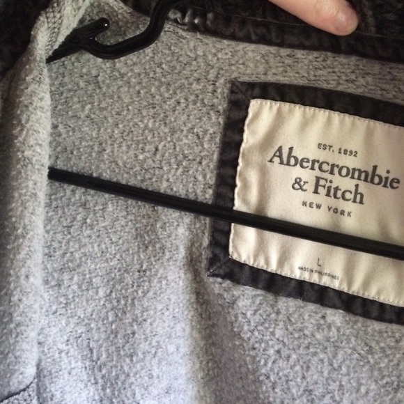 Sweater - Picture 3 of 4