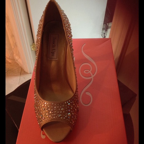 Touch Ups Rhinestone Pumps - Picture 3 of 3