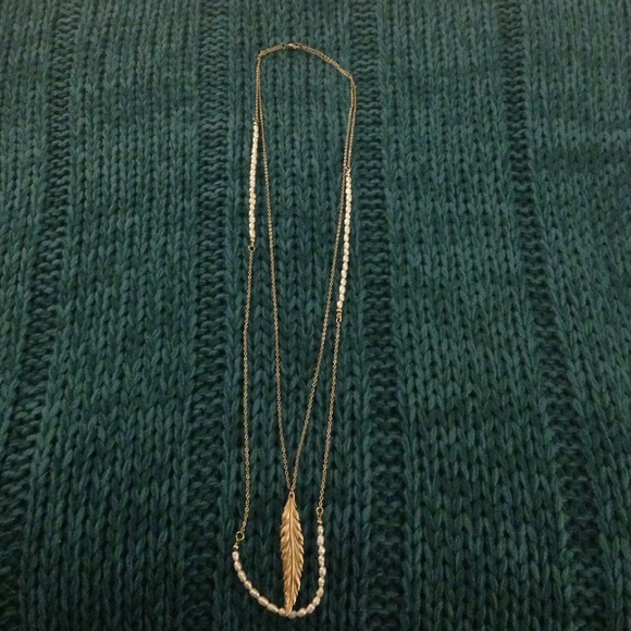 Feather and pearl necklace