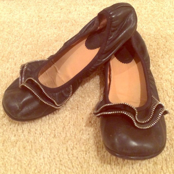Black flats