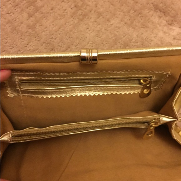 Gold clutch - Picture 2 of 3