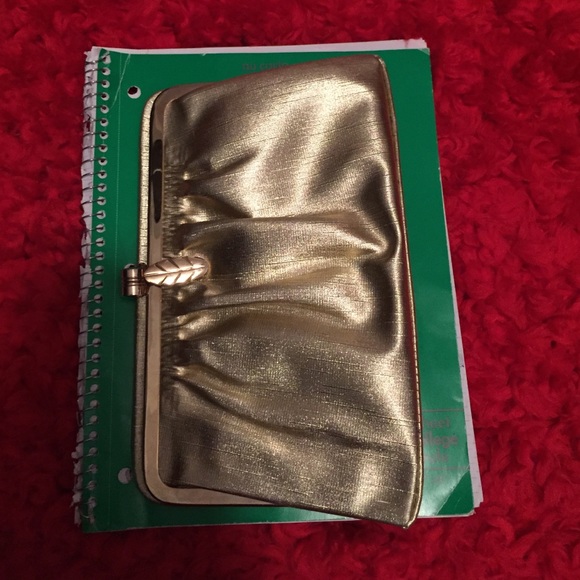 Gold clutch - Picture 3 of 3