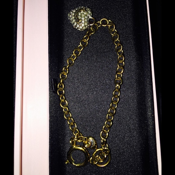 Juicy Couture Heart Bracelet - Picture 2 of 2