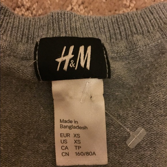 H&M sweater - Picture 2 of 2