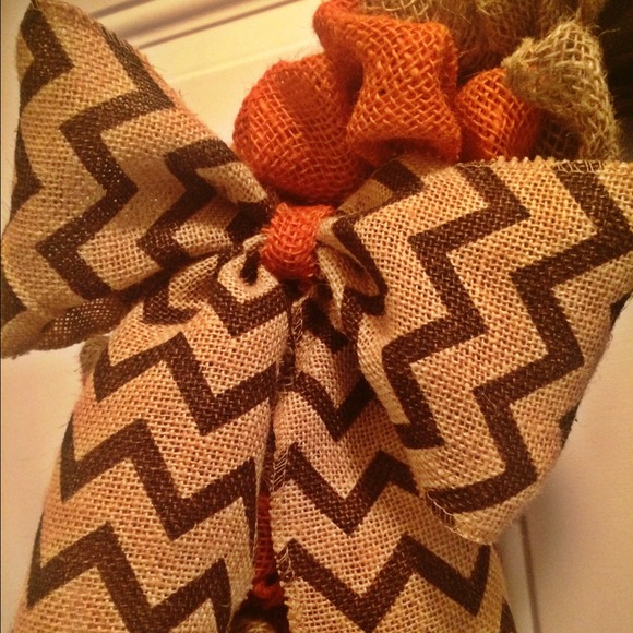 Burlap Chevron Bow Initial Wreath - Picture 3 of 4