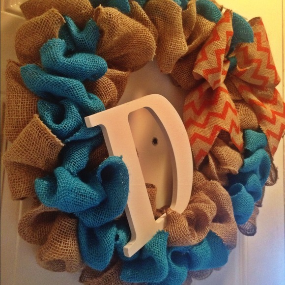 Burlap Chevron Bow Initial Wreath - Picture 2 of 4