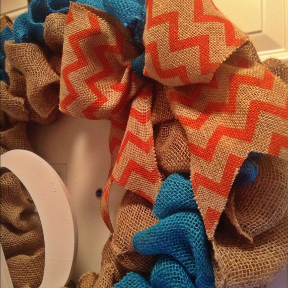 Burlap Chevron Bow Initial Wreath - Picture 3 of 4