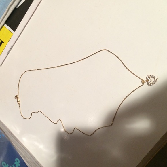 Jewelry - 14k gold heart necklace
