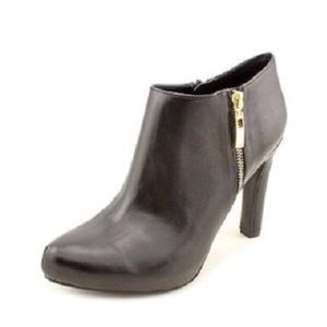 🌟New with tag black Marc Fisher booties🌟